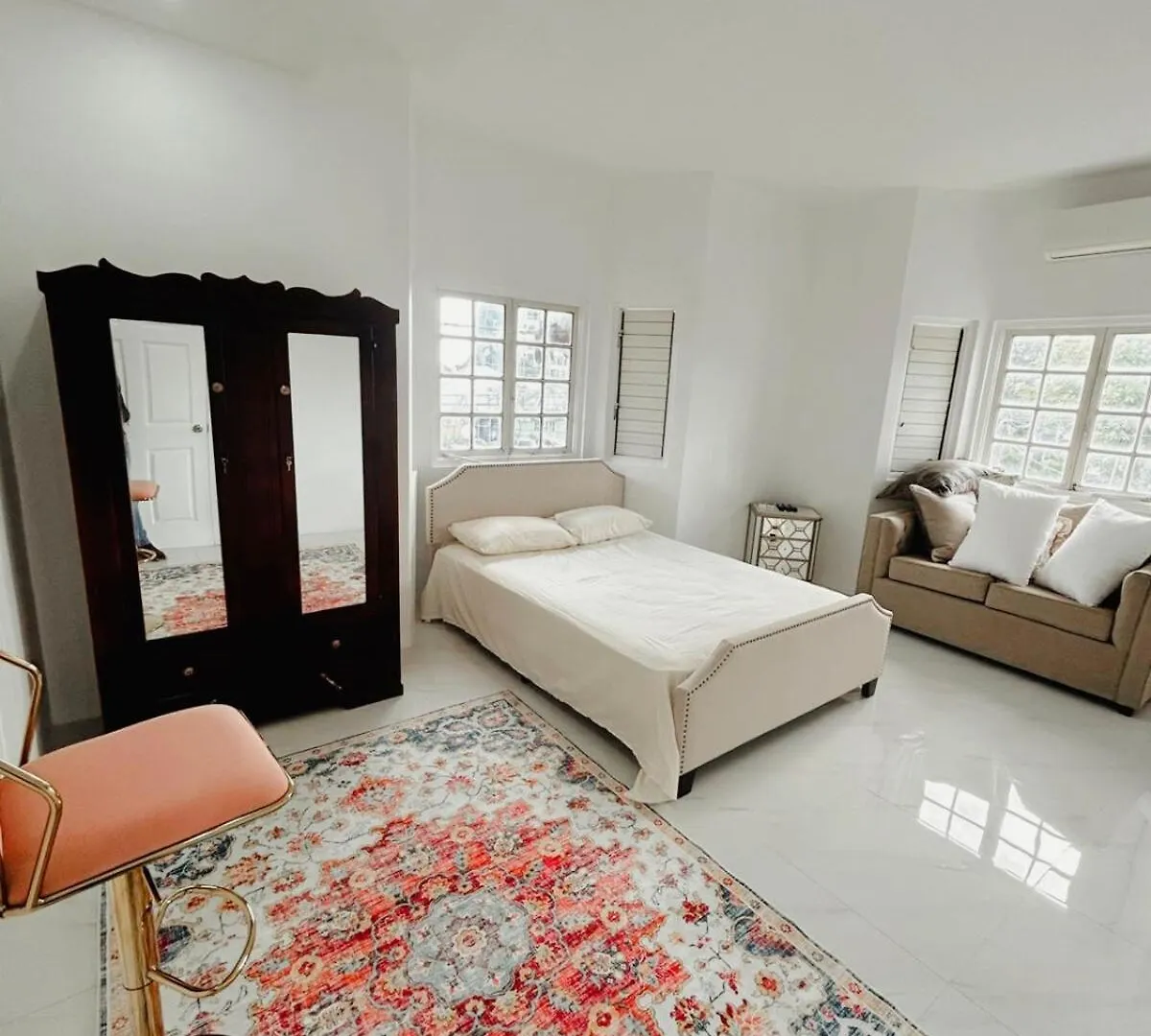 Luxury New Kingston 3 Bed 2 Bath Apartment