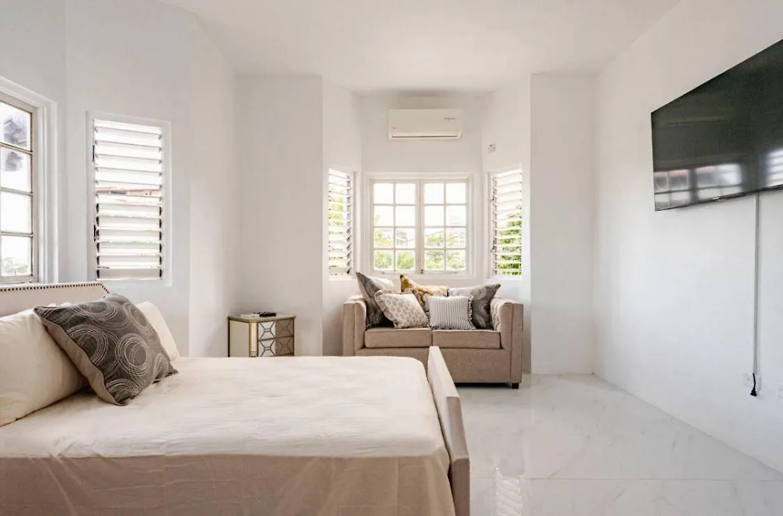 Luxury New Kingston 3 Bed 2 Bath Apartment 0*,  Jamaica