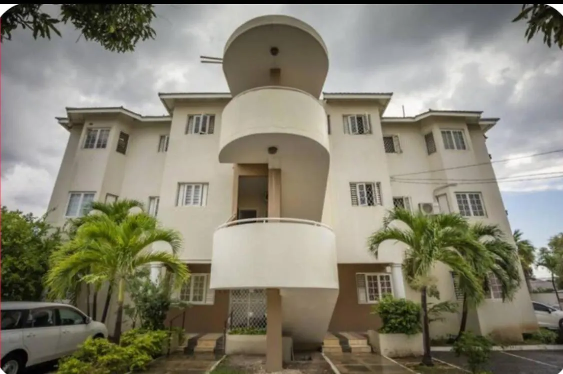 Luxury New Kingston 3 Bed 2 Bath Apartment 0*,